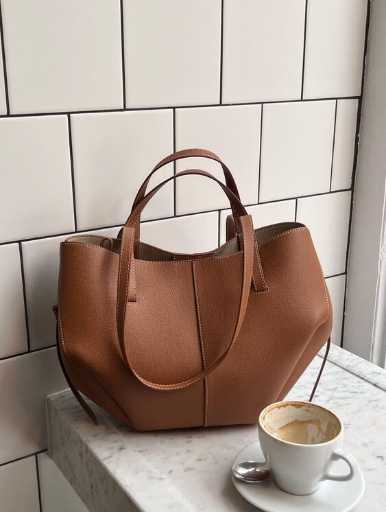 Pernilla – Elegancka torba z bocznymi wykończeniami